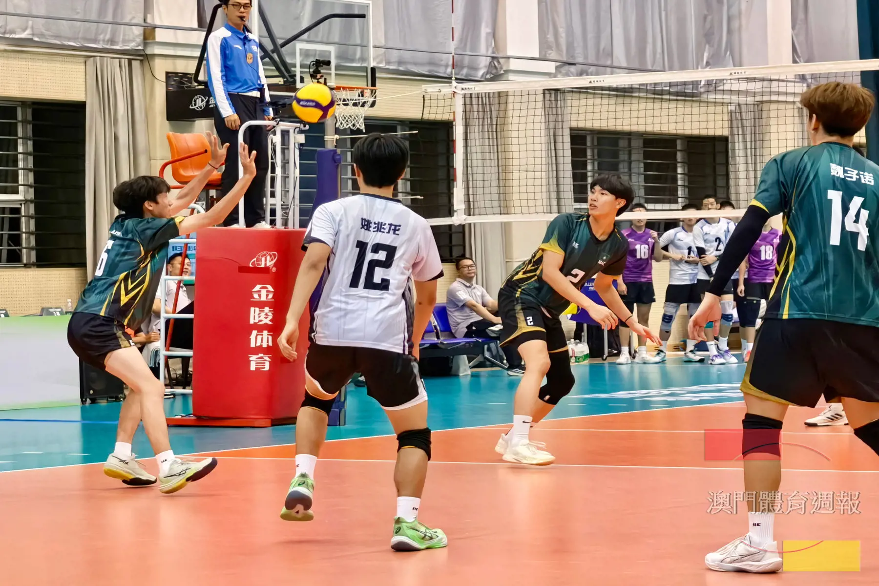 2. 青少年男排策動攻勢_副本.jpg